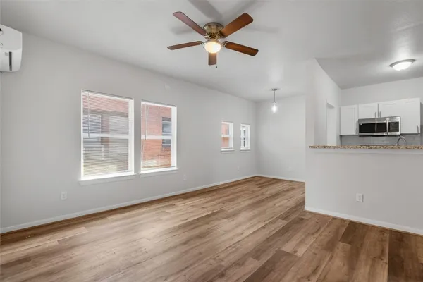 $825 | 4311 Harrisburg Boulevard, Unit 5, Houston, TX 77003