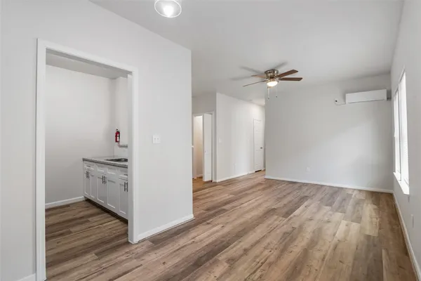 $825 | 4311 Harrisburg Boulevard, Unit 5, Houston, TX 77003