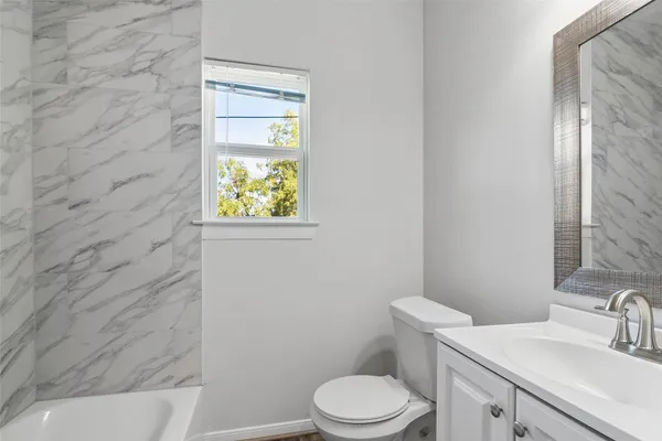 $825 | 4311 Harrisburg Boulevard, Unit 5, Houston, TX 77003