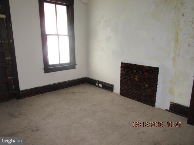 3314 Auchentoroly Terrace Baltimore, MD 21217 - Photo 4 of 13 Bedroom