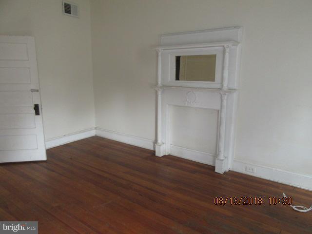 3314 Auchentoroly Terrace Baltimore, MD 21217 - Photo 10 of 13 Interior (General)