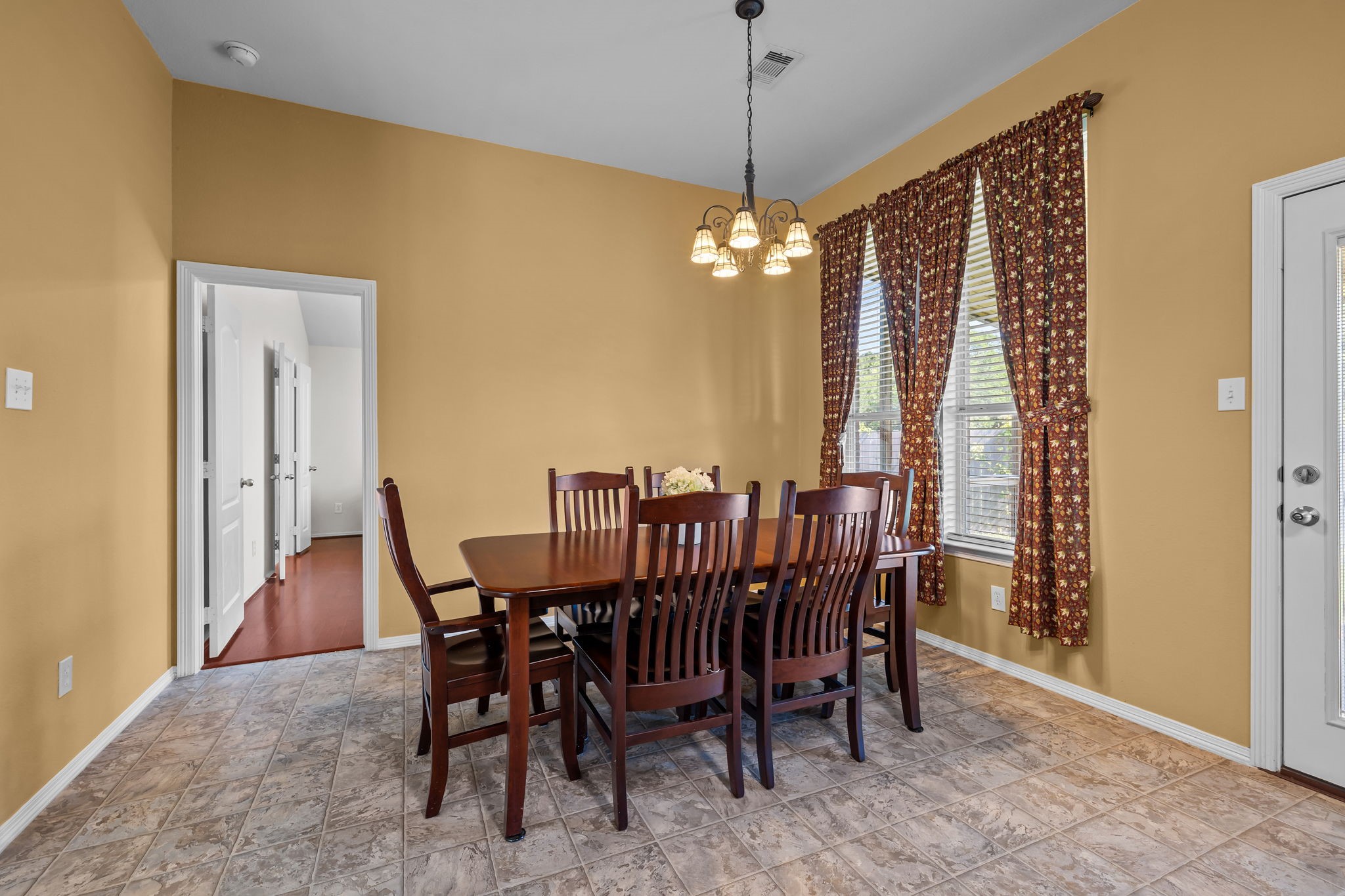 445 Decoster Boulevard Alvin, TX 77511 - Photo 13 of 32 Imagine family dinners and holiday dinners herw