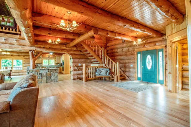 $1,280,000 | 15945 County Road 16 Northwest, Evansville, MN 56326