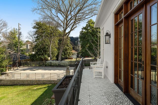 $5,950,000 | 3728 West End Avenue, Nashville, TN 37205