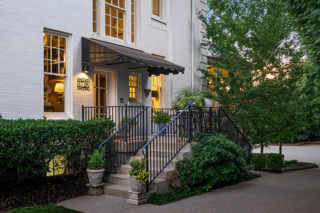 $5,950,000 | 3728 West End Avenue, Nashville, TN 37205