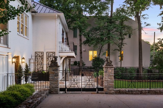 $5,950,000 | 3728 West End Avenue, Nashville, TN 37205