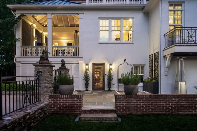 $5,950,000 | 3728 West End Avenue, Nashville, TN 37205