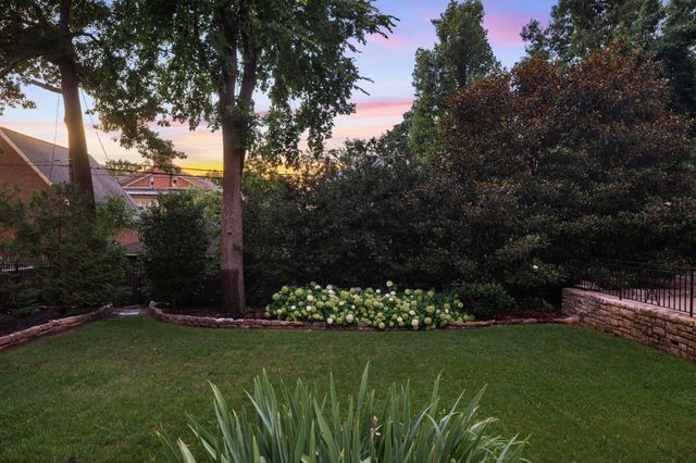 $5,950,000 | 3728 West End Avenue, Nashville, TN 37205