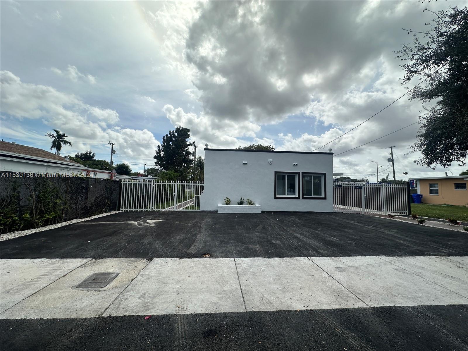 1136 Northwest 55th St Unit 1  