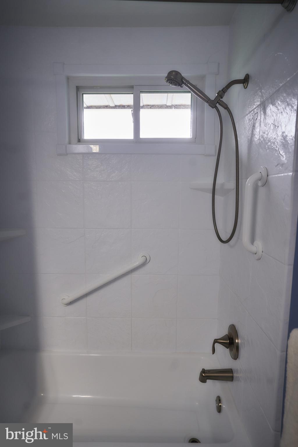 9971 Dungan Road Philadelphia, PA 19115 - Photo 15 of 22 Masterbath