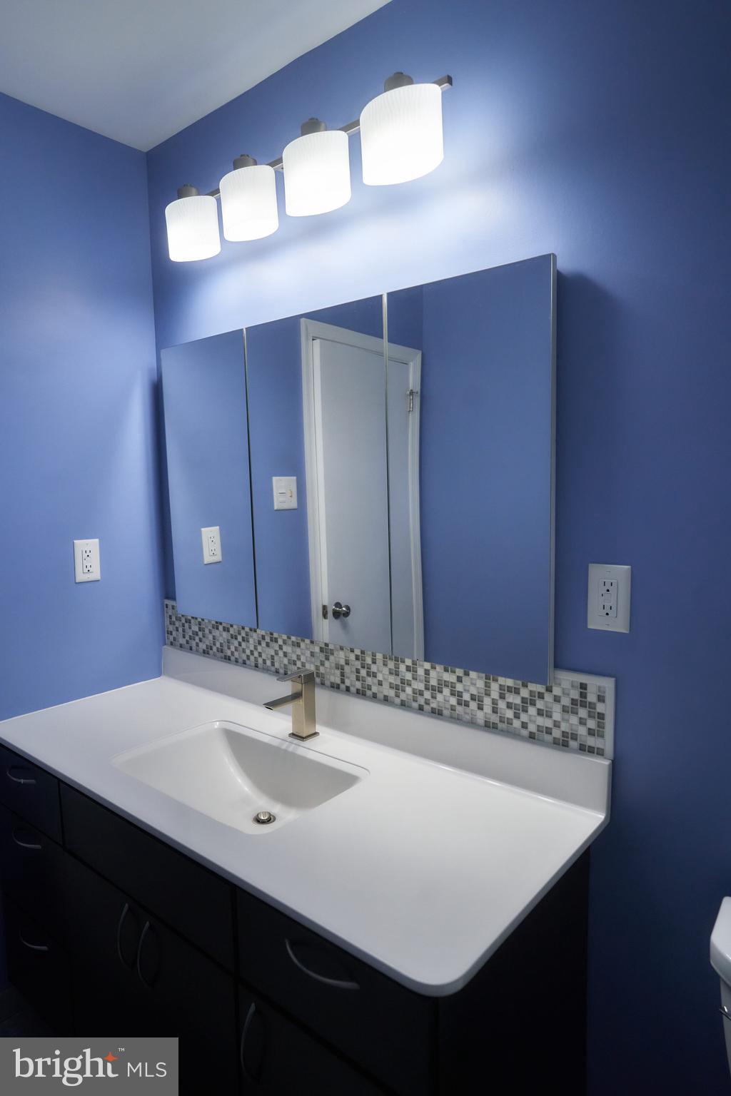 9971 Dungan Road Philadelphia, PA 19115 - Photo 16 of 22 Masterbath