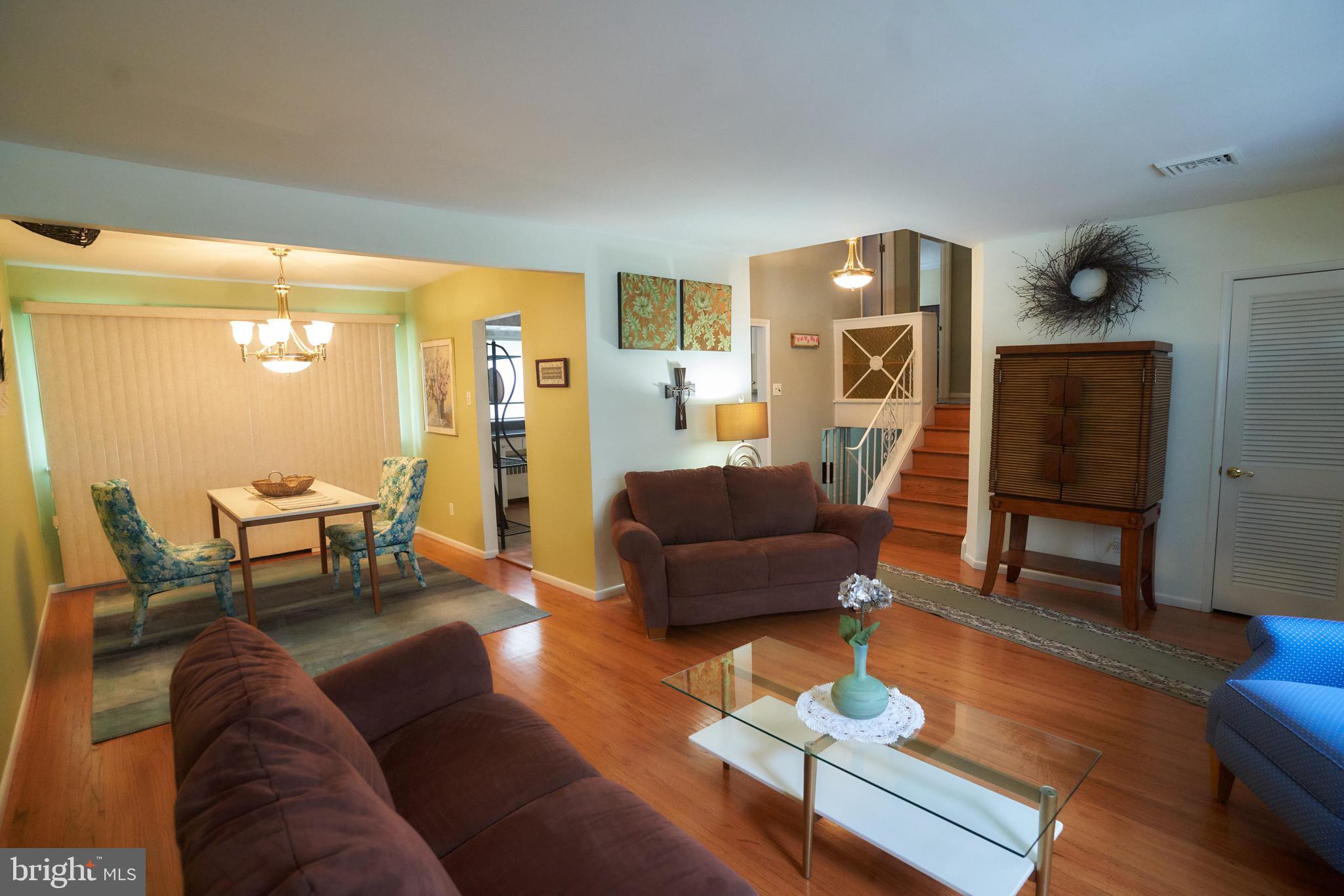 9971 Dungan Road Philadelphia, PA 19115 - Photo 4 of 22 Family Room/Dining Room