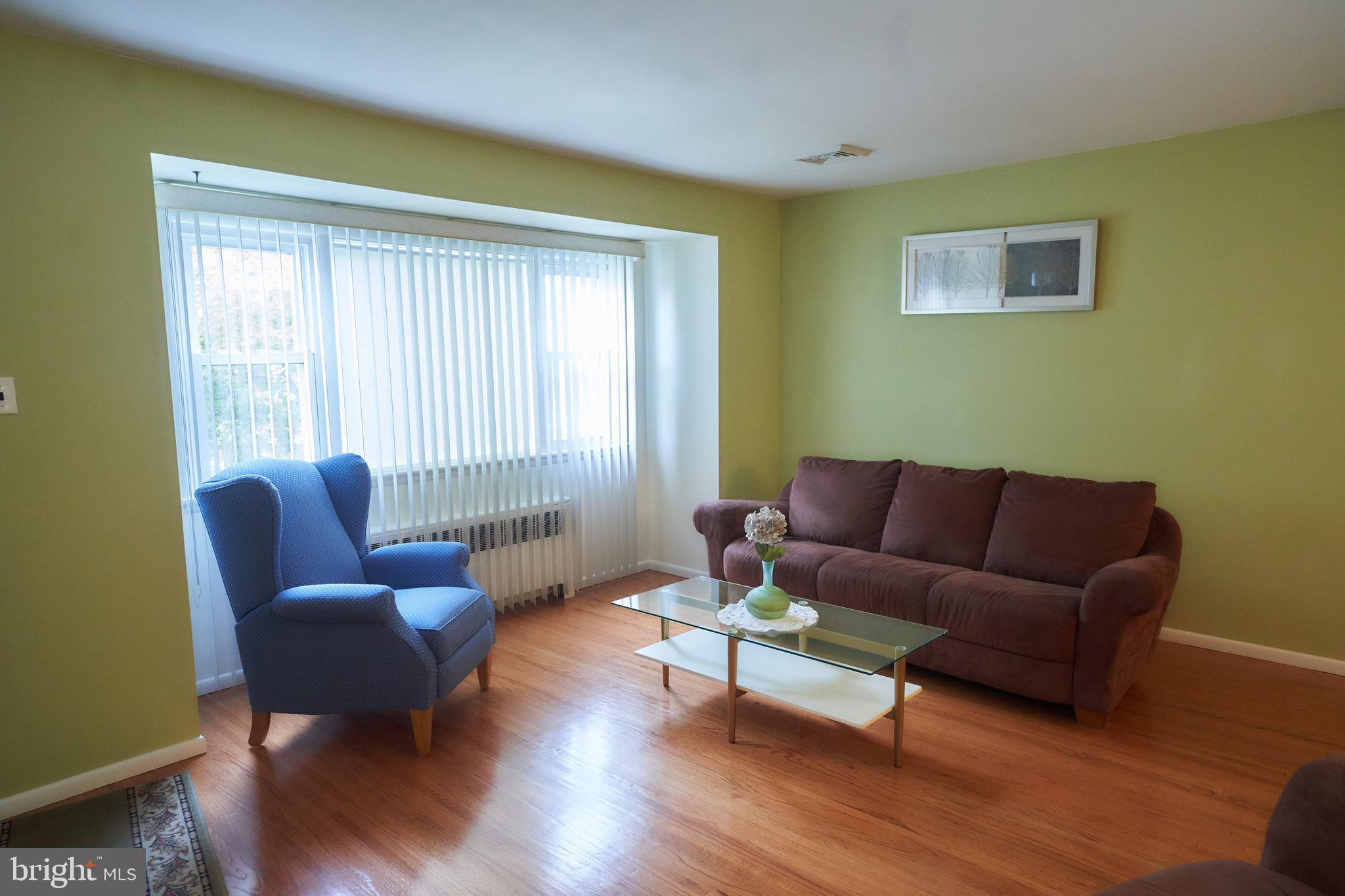 9971 Dungan Road Philadelphia, PA 19115 - Photo 5 of 22 Family Room