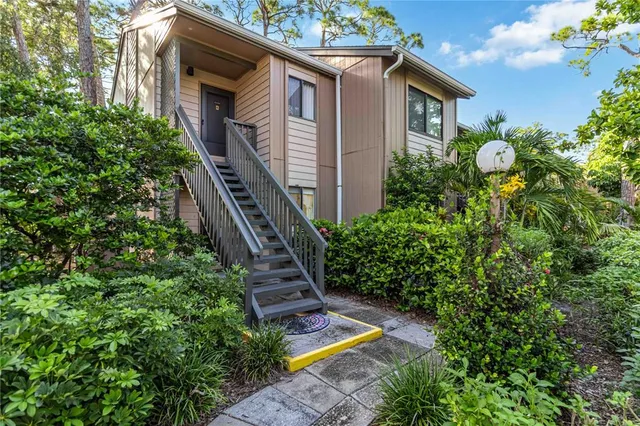 $199,500 | 1720 Glenhouse Drive, Unit 325, Sarasota, FL 34231