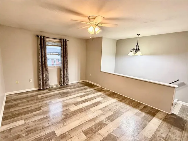 a view of a livingroom with a workspace
