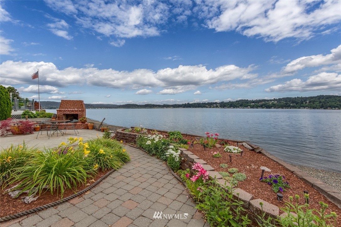 1147 Shore Drive Bremerton, WA 98310 - Photo 2 of 25