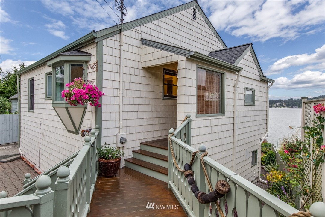 1147 Shore Drive Bremerton, WA 98310 - Photo 6 of 25