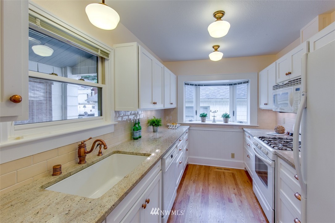 1147 Shore Drive Bremerton, WA 98310 - Photo 10 of 25