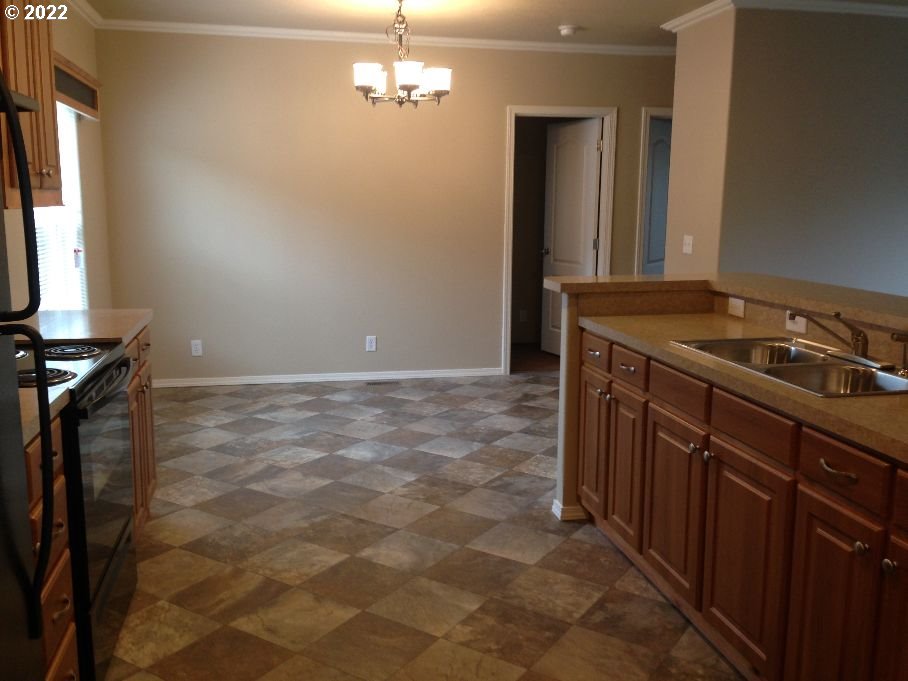 31752 Camas Swale Road Creswell, OR 97426 - Photo 3 of 17 Gallery Image 3