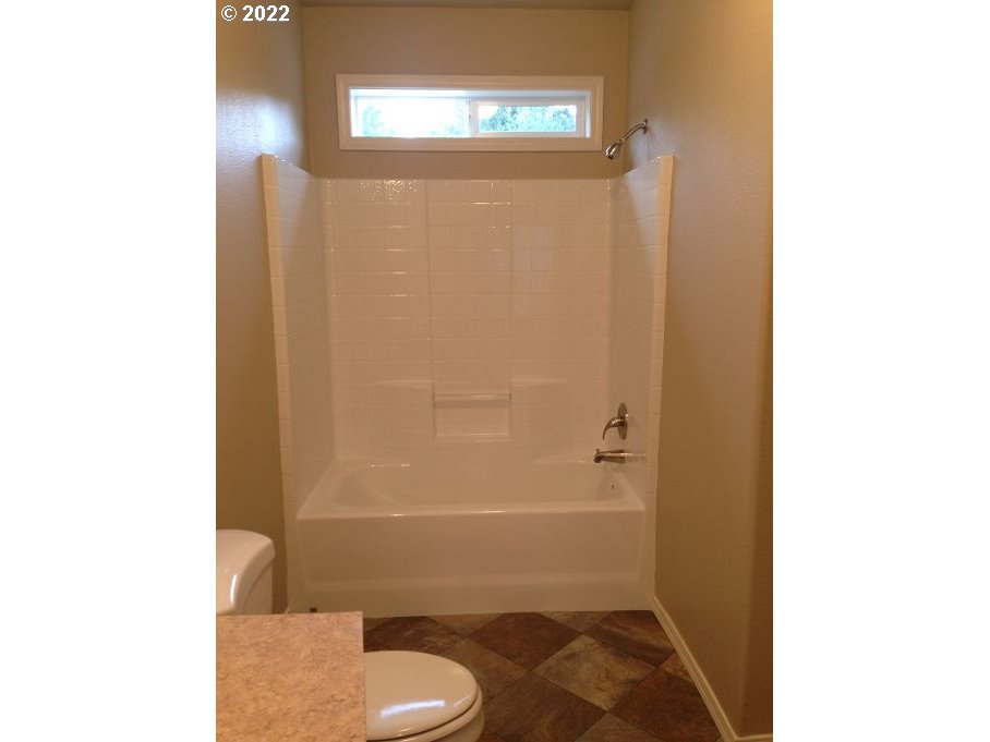 31752 Camas Swale Road Creswell, OR 97426 - Photo 6 of 17 Gallery Image 6