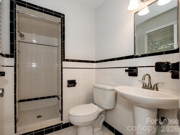 $2,200 | 4914 Horton Court, Unit A, Charlotte, NC 28210