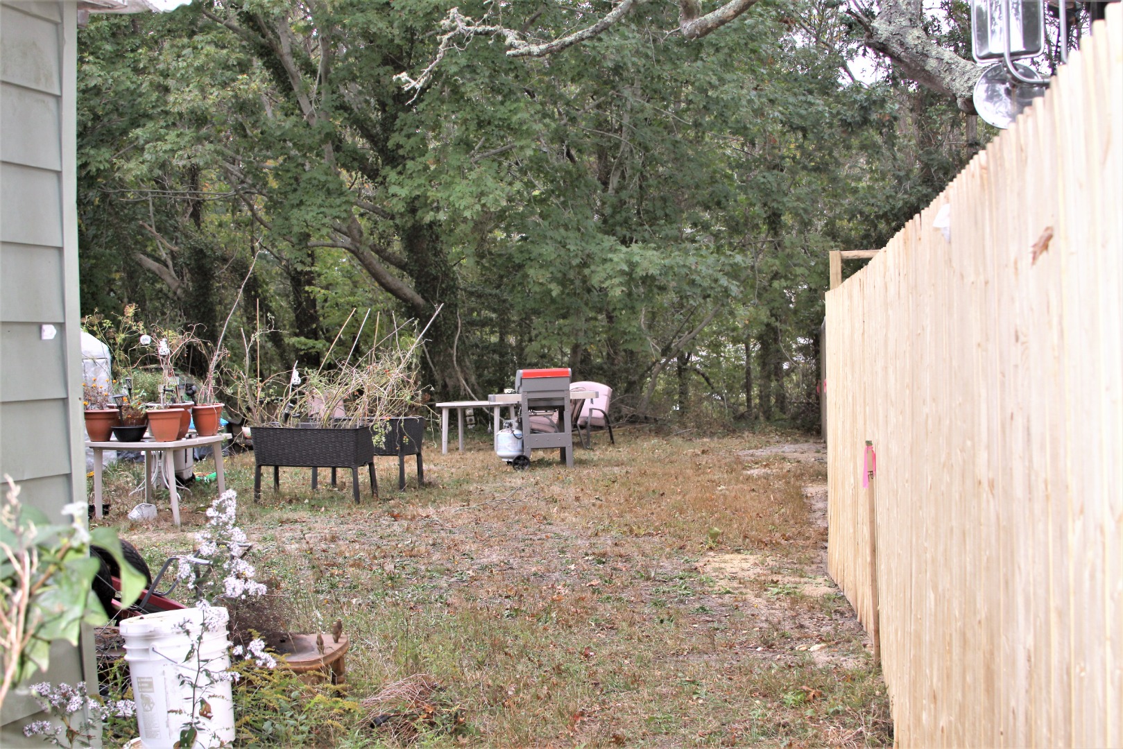 19 Andrews Road Vineyard Haven, MA 02568 - Photo 3 of 12 Right side with new lot line fence