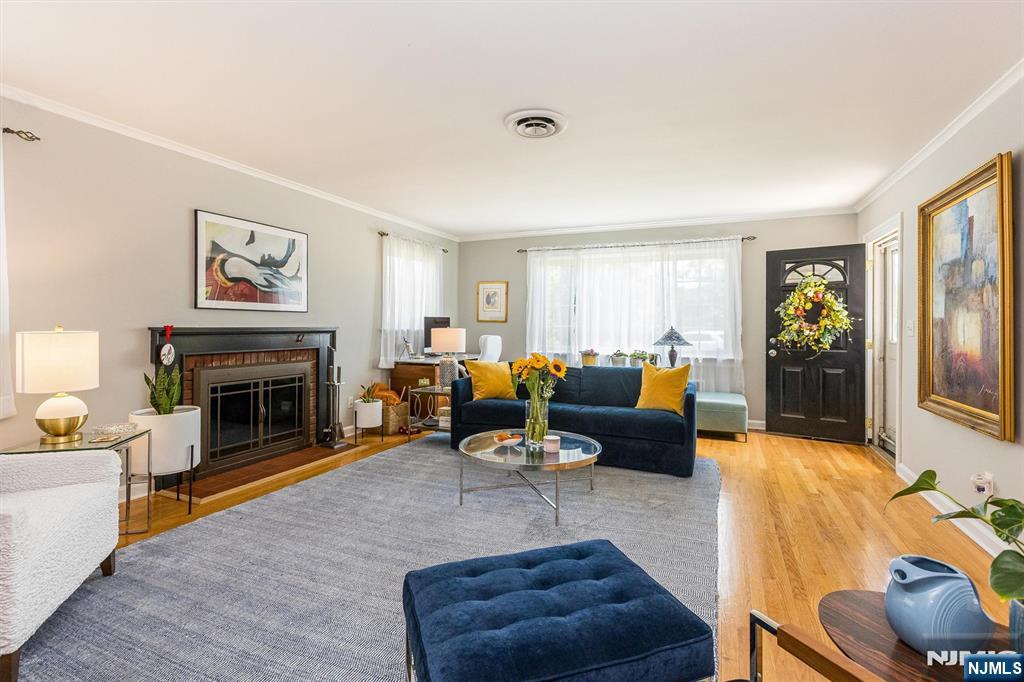 98 Totowa Road Totowa, NJ 07512 - Photo 8 of 46
