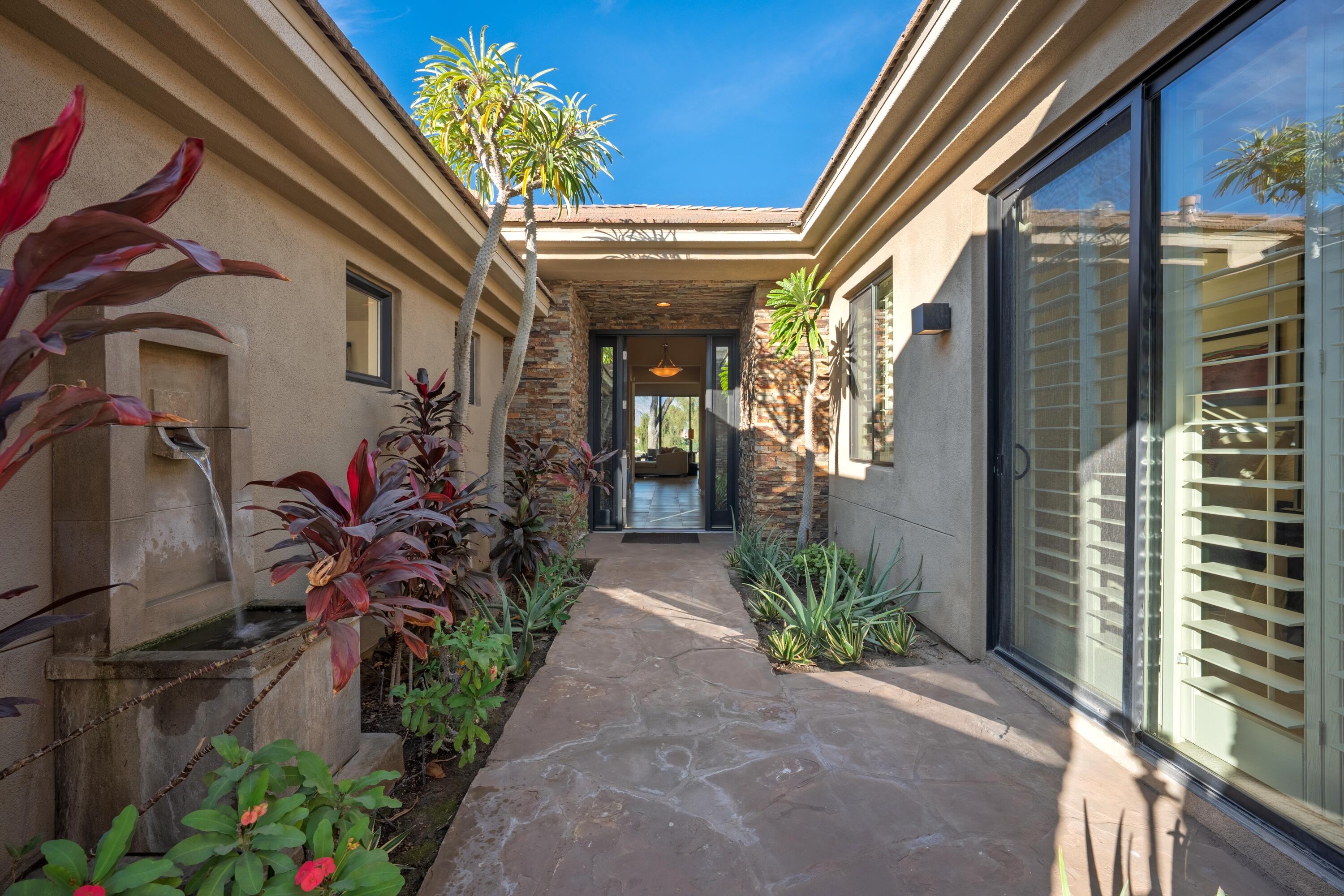 33 Vía Las Flores Rancho Mirage, CA 92270 - Photo 6 of 50 Photo-12