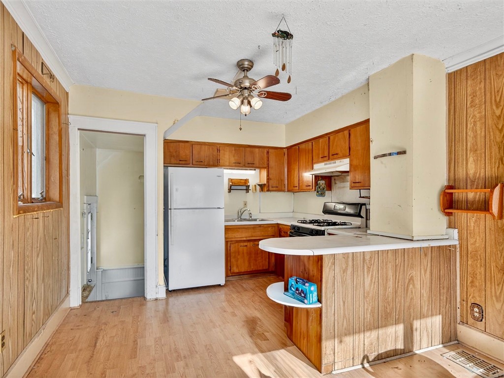 28 Penrose Street Rochester, NY 14612 - Photo 12 of 42