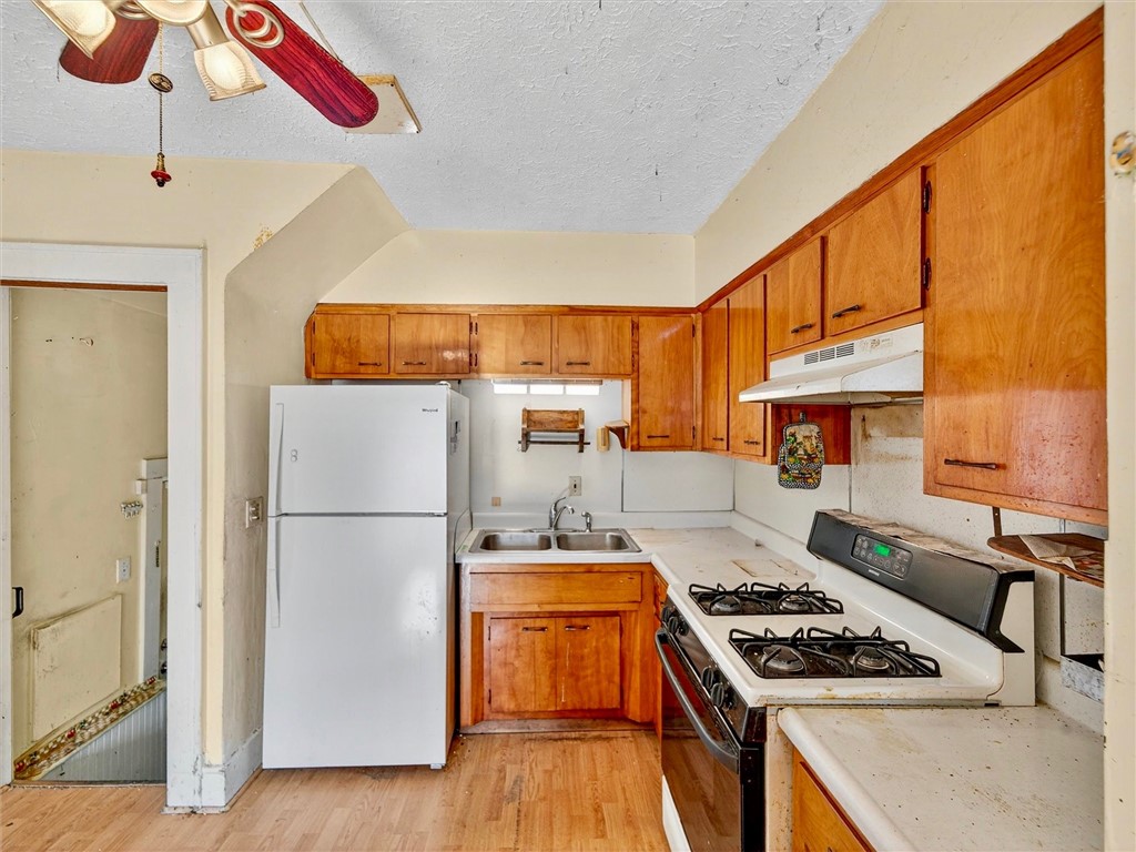 28 Penrose Street Rochester, NY 14612 - Photo 14 of 42