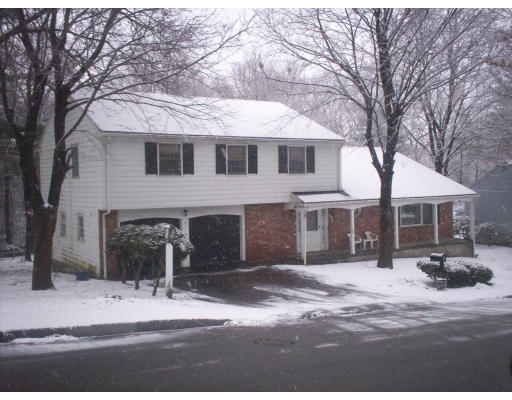 6 Ledgewood Road Woburn, MA 01801 - Photo 2 of 2 Gallery Image 2