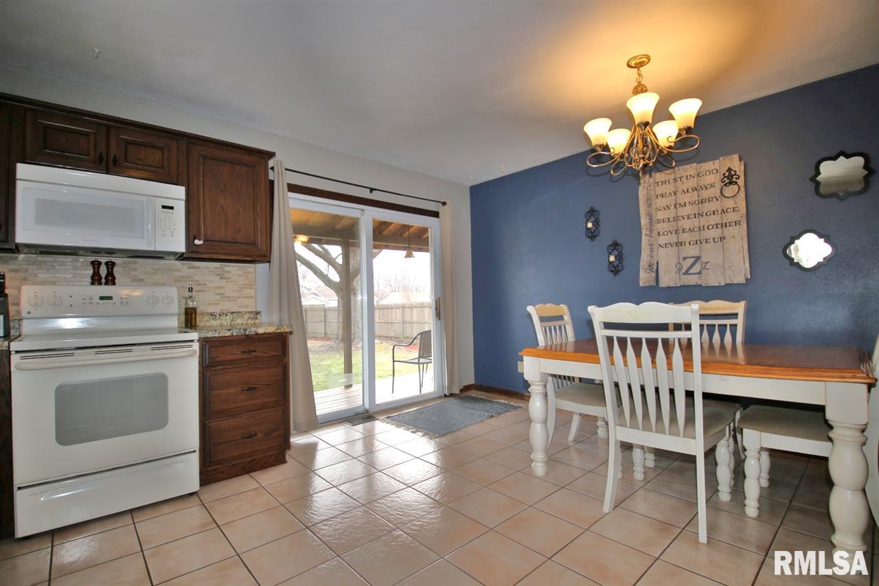 5222 West Monroe Road Bartonville, IL 61607 - Photo 8 of 29 Gallery Image 8