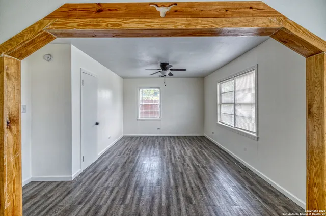 $140,000 | 803 East Edwards Street, Crystal City, TX 78839