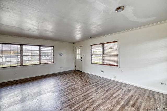 $140,000 | 803 East Edwards Street, Crystal City, TX 78839