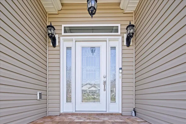 a view of entryway door of the house