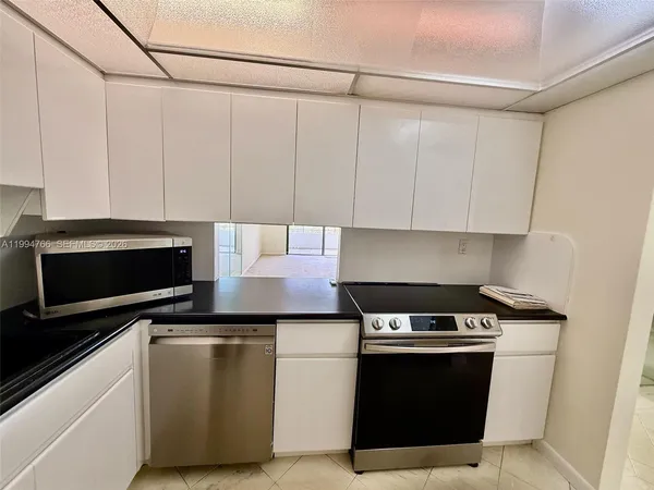 $2,550 | 500 Three Islands Boulevard, Unit 314, Hallandale Beach, FL 33009