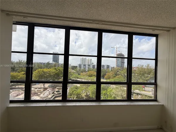 $2,550 | 500 Three Islands Boulevard, Unit 314, Hallandale Beach, FL 33009
