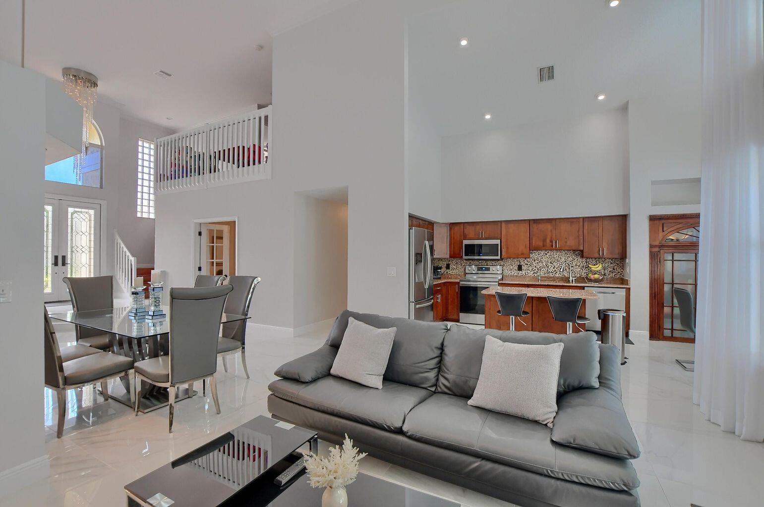 23157 Boca Club Colony Circle Boca Raton, FL 33433 - Photo 11 of 40 20220618103916016960000000-o