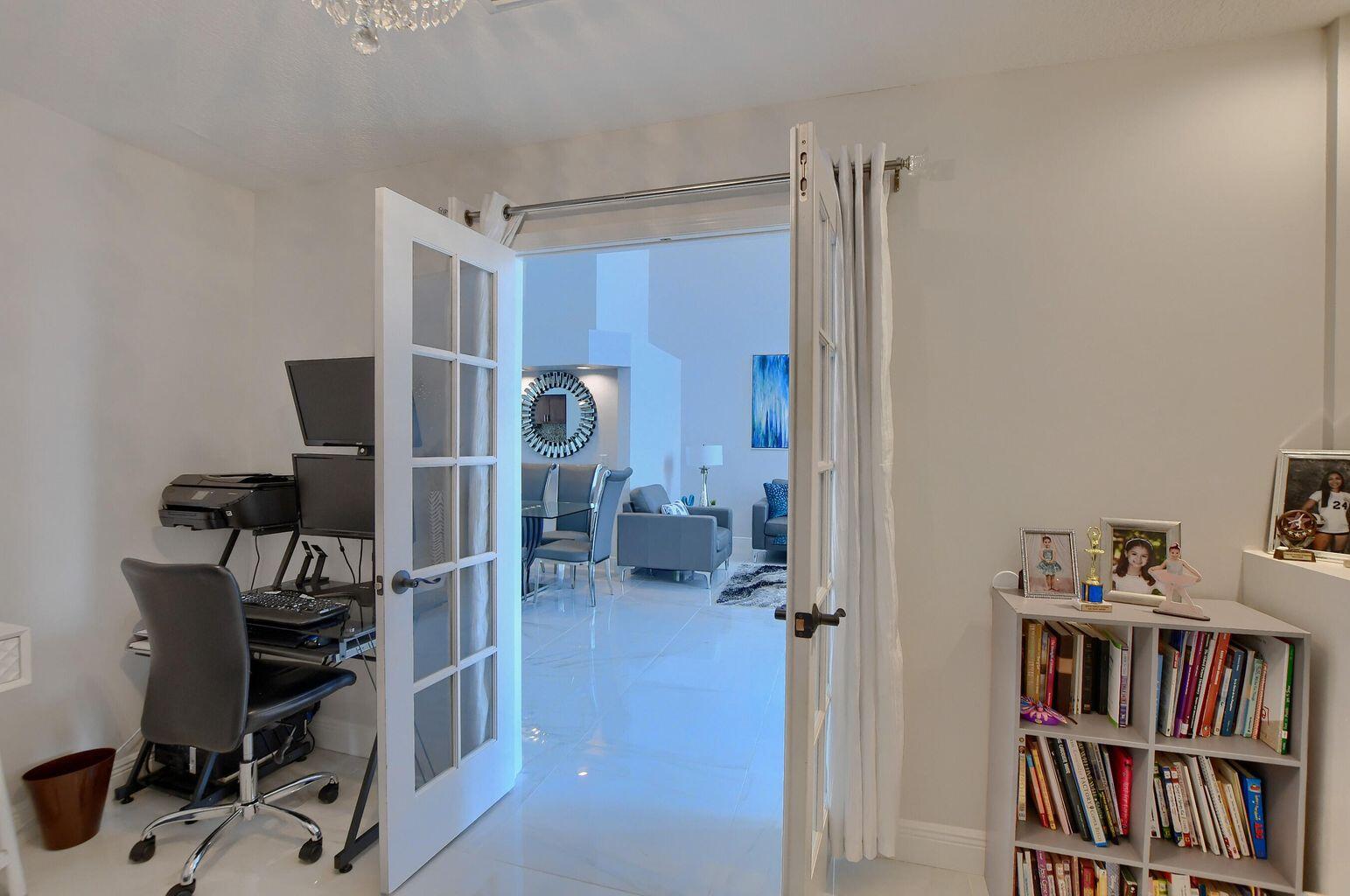 23157 Boca Club Colony Circle Boca Raton, FL 33433 - Photo 14 of 40 20220618104254482360000000-o