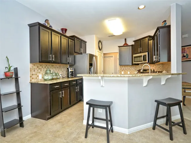 $1,775 | 219 Valley Oaks Loop, Georgetown, TX 78626