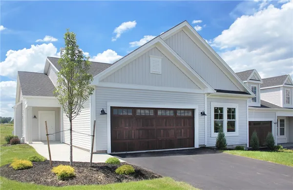 $536,900 | 39 Chase Meadow Trail, Mendon, NY 14472
