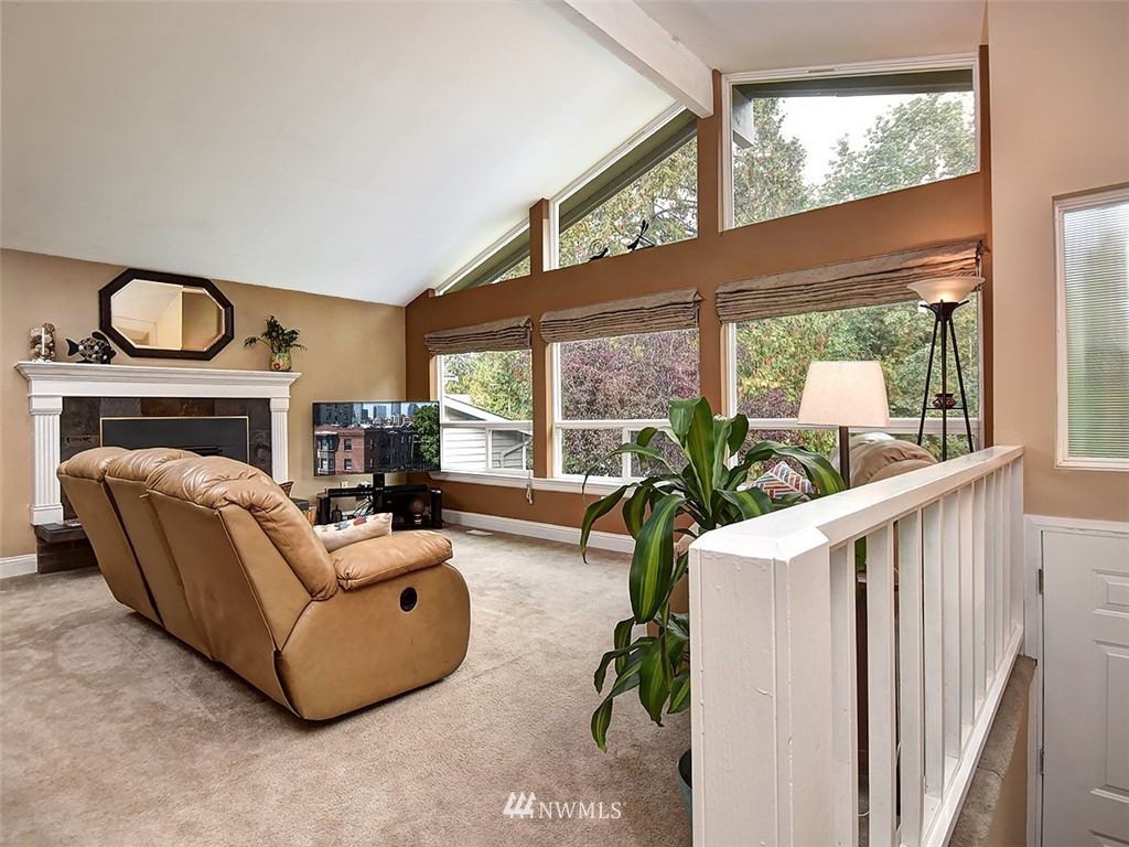 17620 17th Drive Southeast Bothell, WA 98012 - Photo 3 of 22 Gallery Image 3