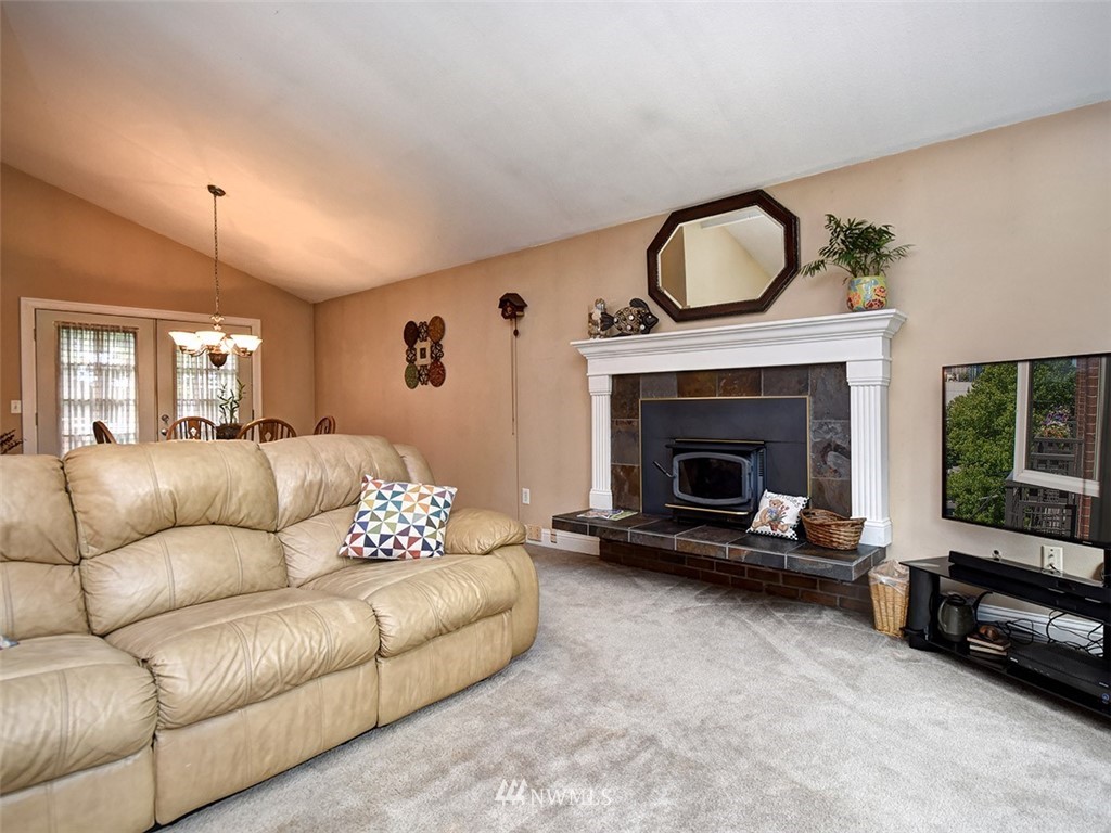 17620 17th Drive Southeast Bothell, WA 98012 - Photo 5 of 22 Gallery Image 5