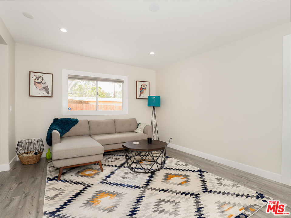 7708 Rhea Avenue Reseda, CA 91335 - Photo 6 of 27 Gallery Image 6