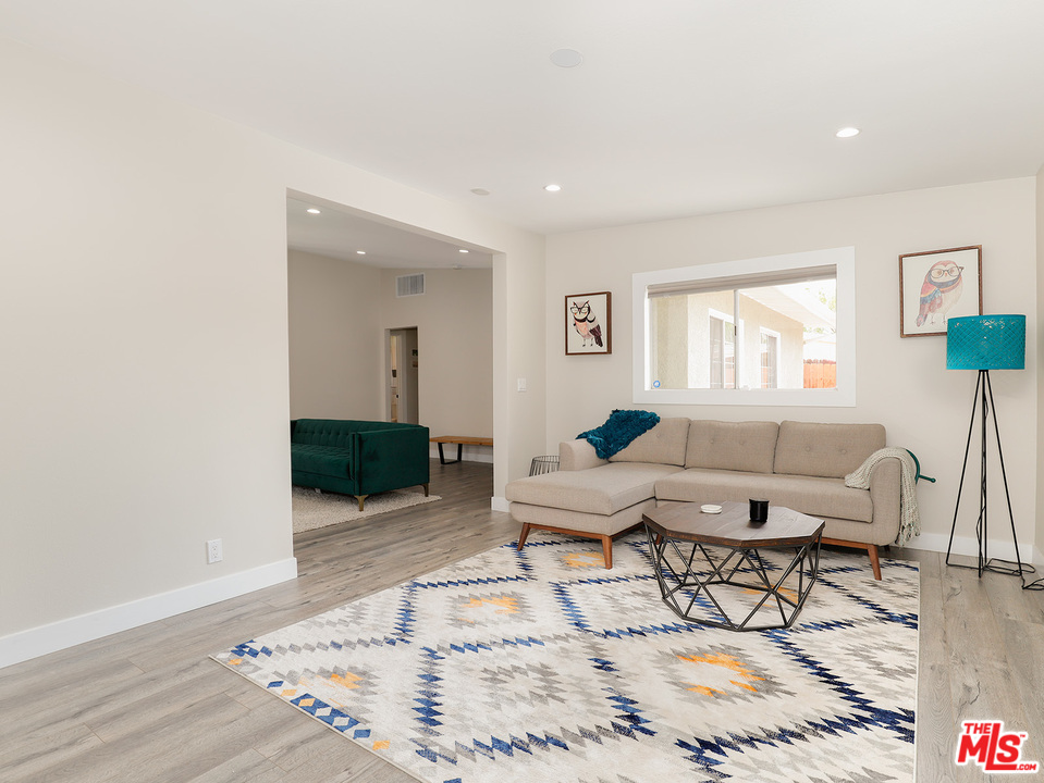 7708 Rhea Avenue Reseda, CA 91335 - Photo 7 of 27 Gallery Image 7