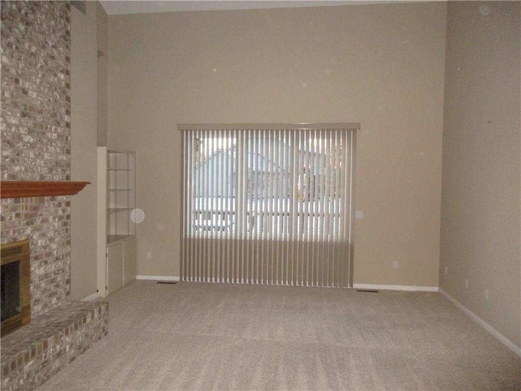 4111 River Road Columbus, IN 47203 - Photo 2 of 17