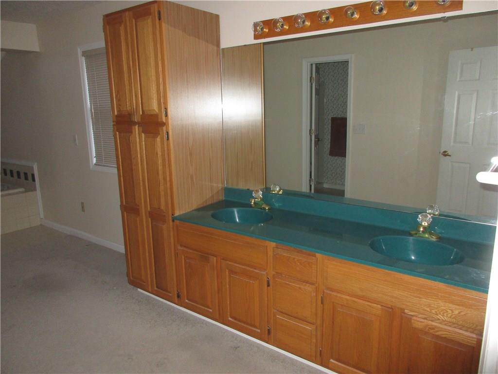 4111 River Road Columbus, IN 47203 - Photo 10 of 17