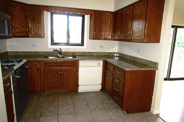 3462 Ronald Road Crete, IL 60417 - Photo 8 of 16