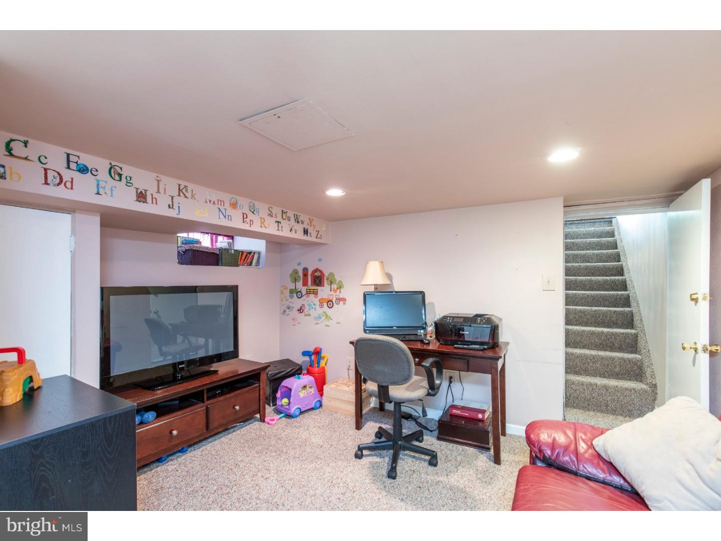 2223 Manor Road Upper Darby, PA 19082 - Photo 17 of 21