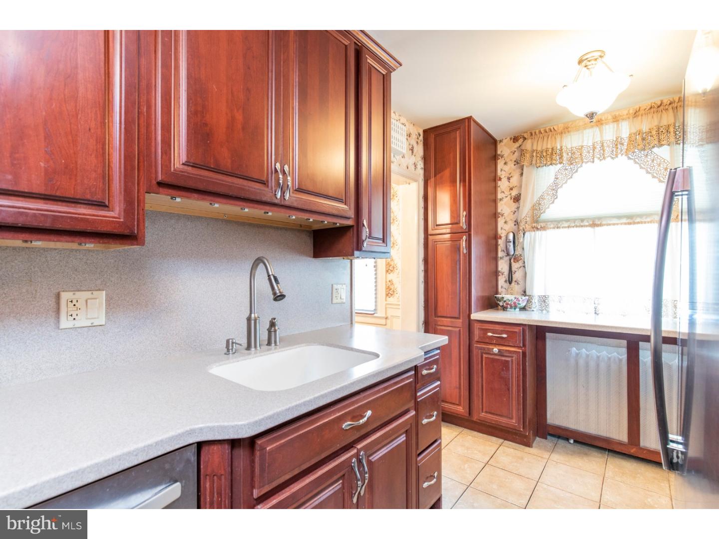 2223 Manor Road Upper Darby, PA 19082 - Photo 8 of 21
